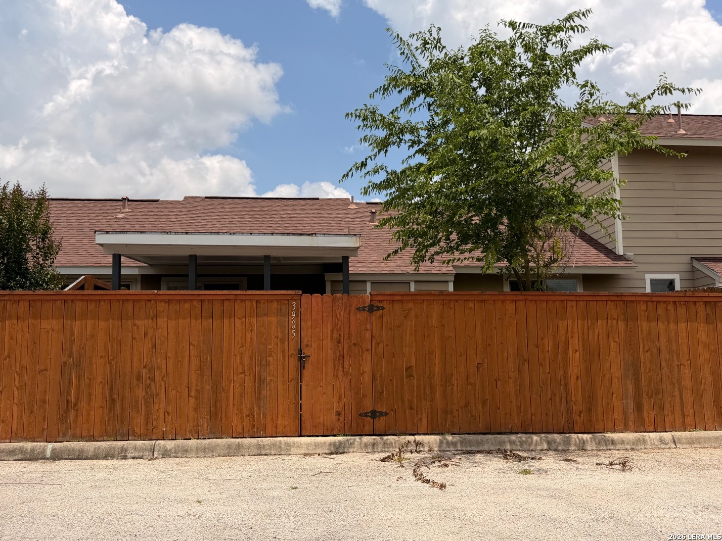 property viewer photo 16