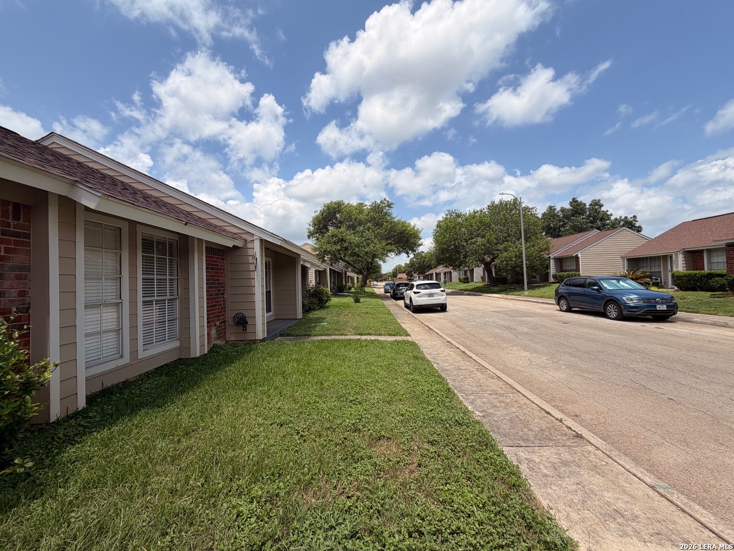 property viewer photo 2