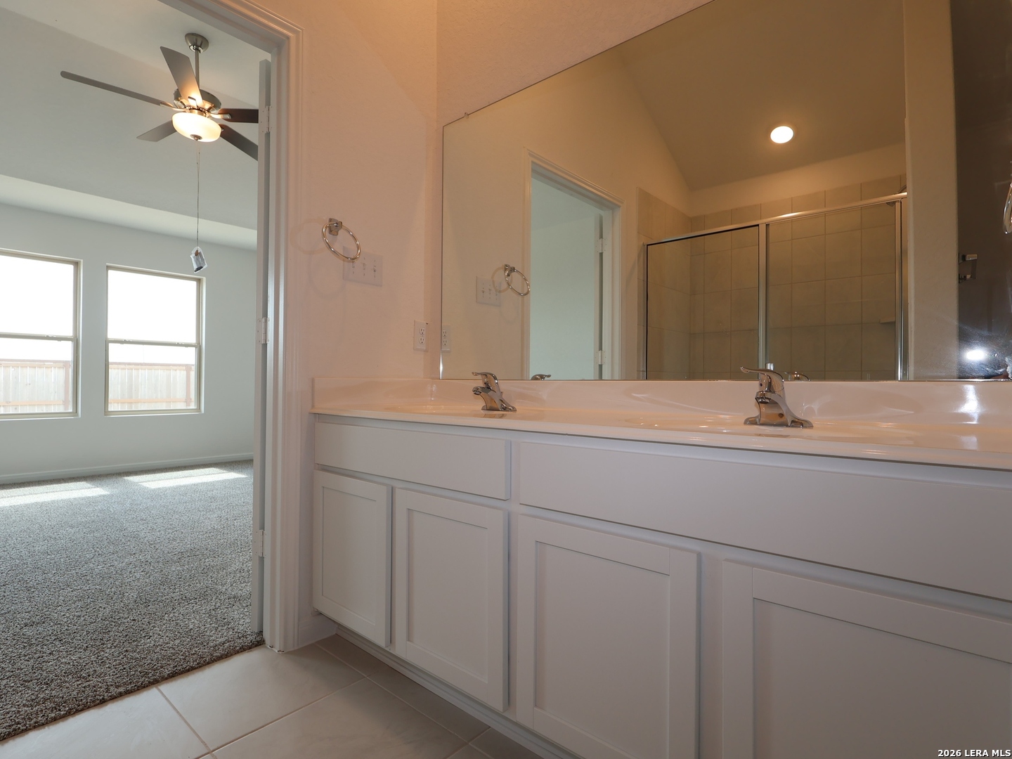 property viewer photo 10