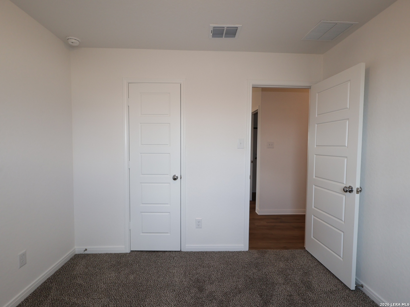 property viewer photo 19