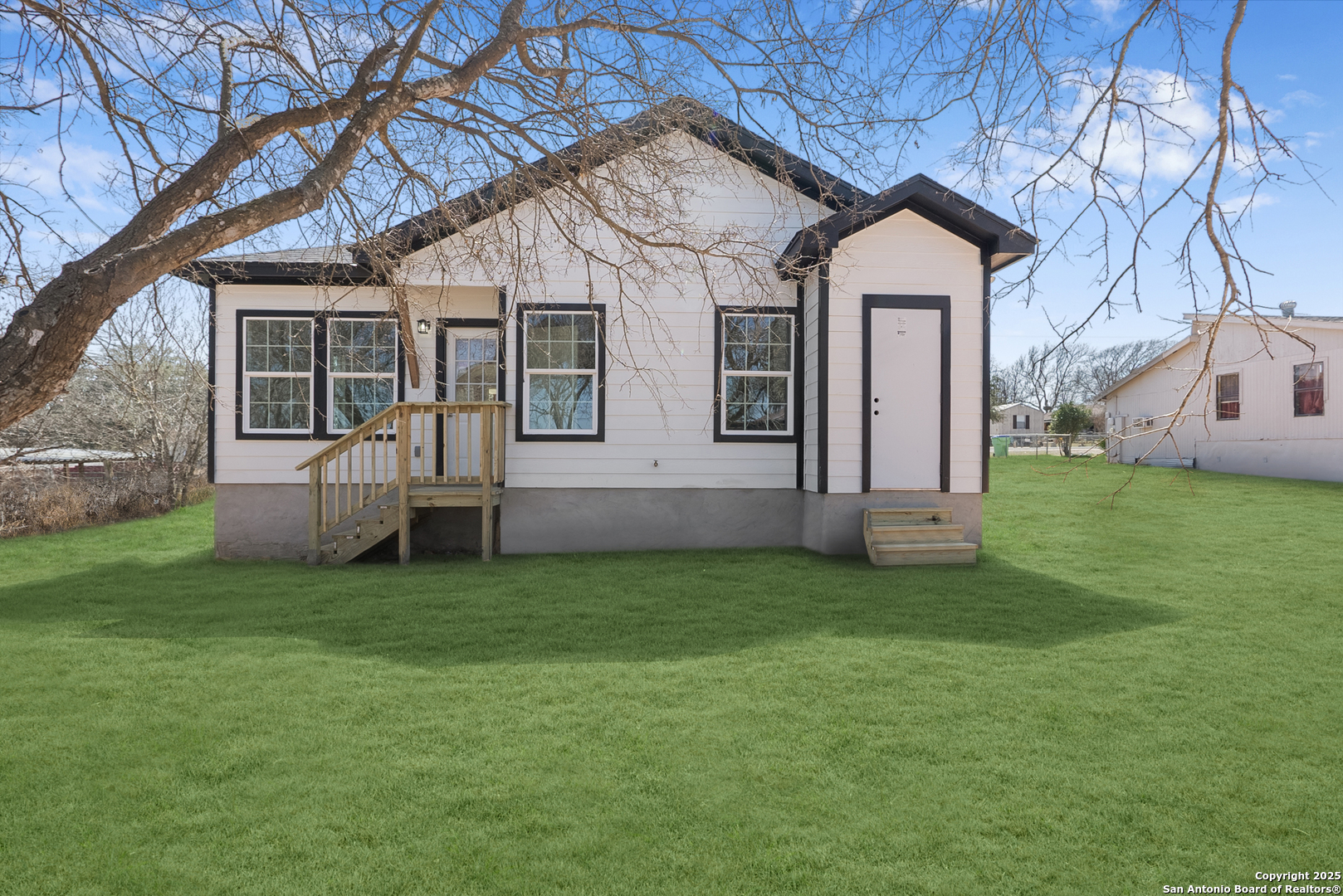property viewer photo 24