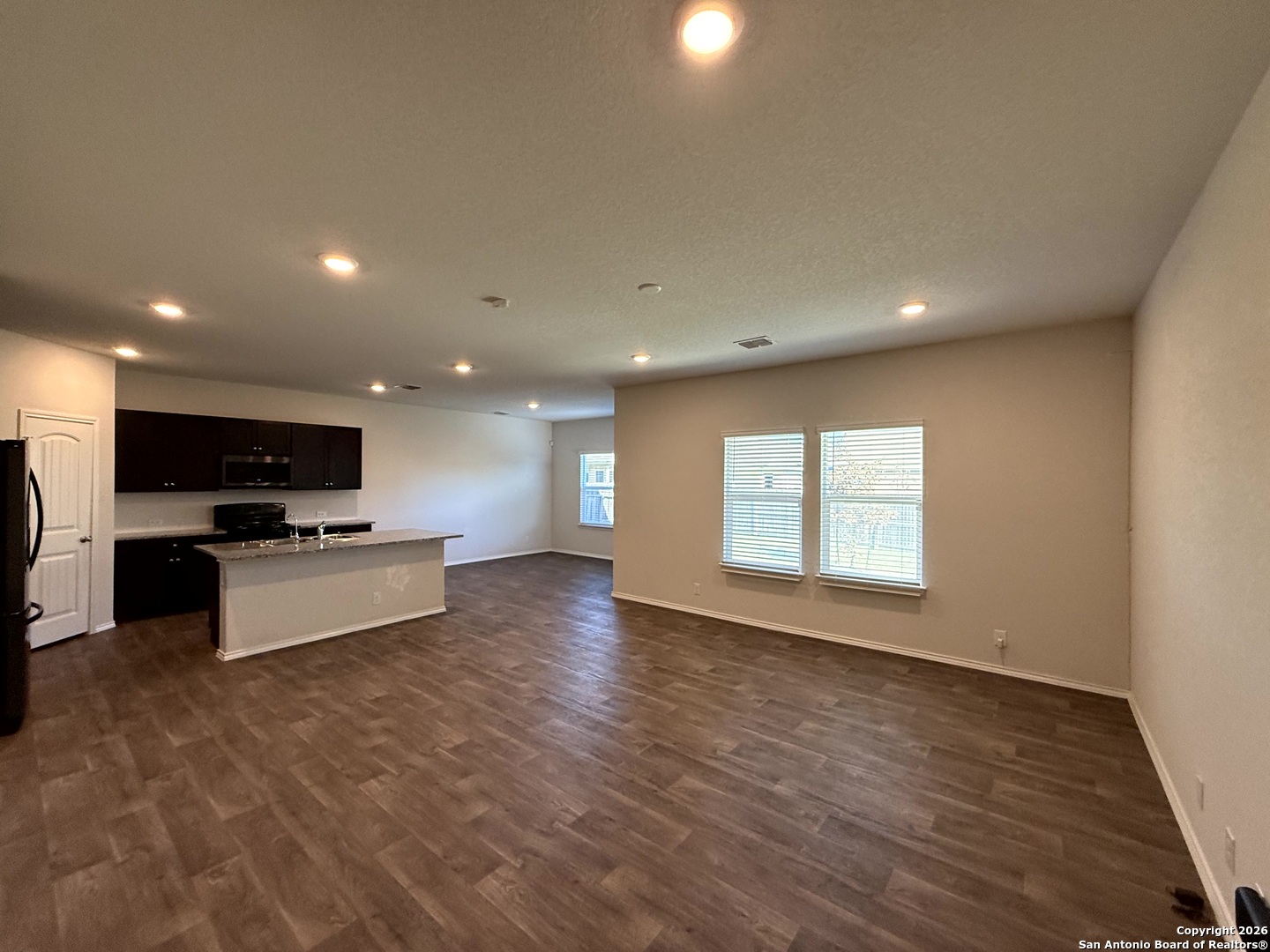 property viewer photo 2