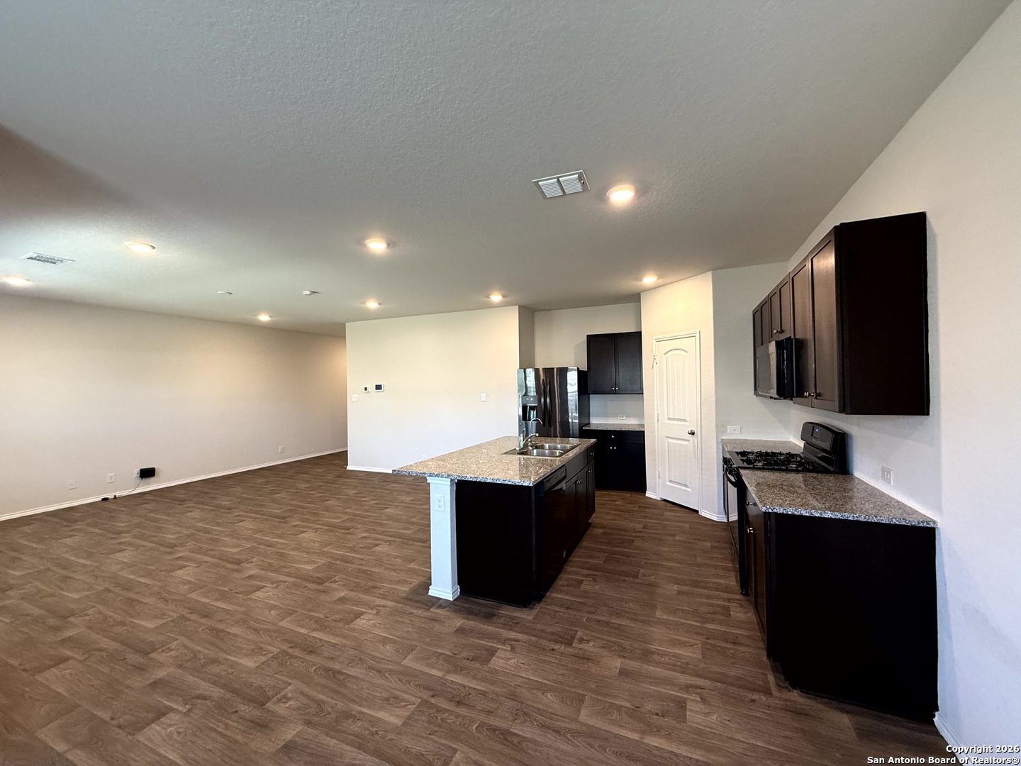 property viewer photo 3