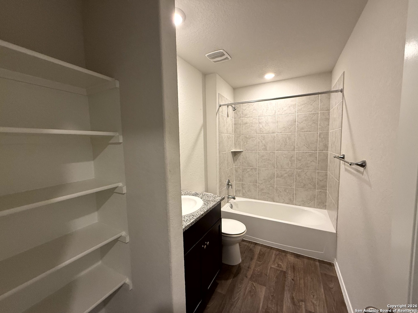 property viewer photo 6