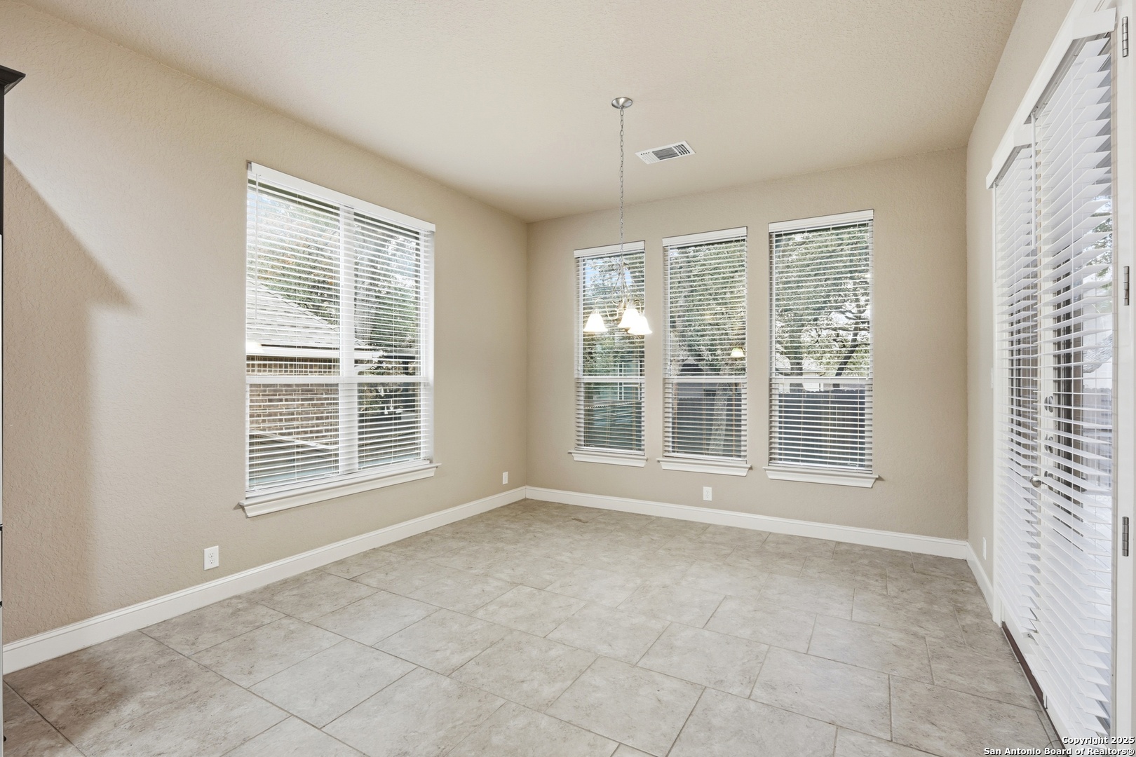 property viewer photo 14