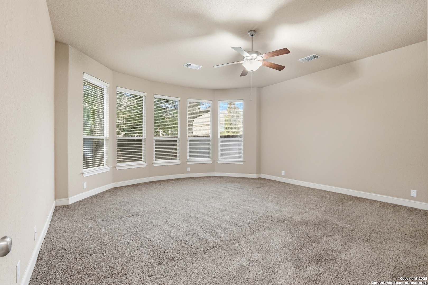 property viewer photo 18