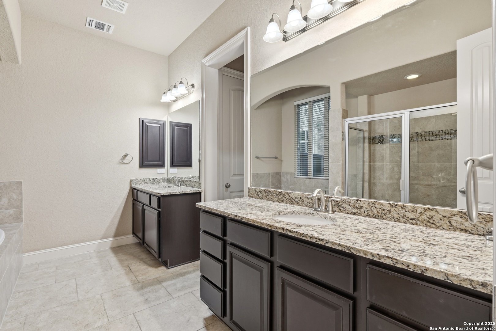 property viewer photo 19