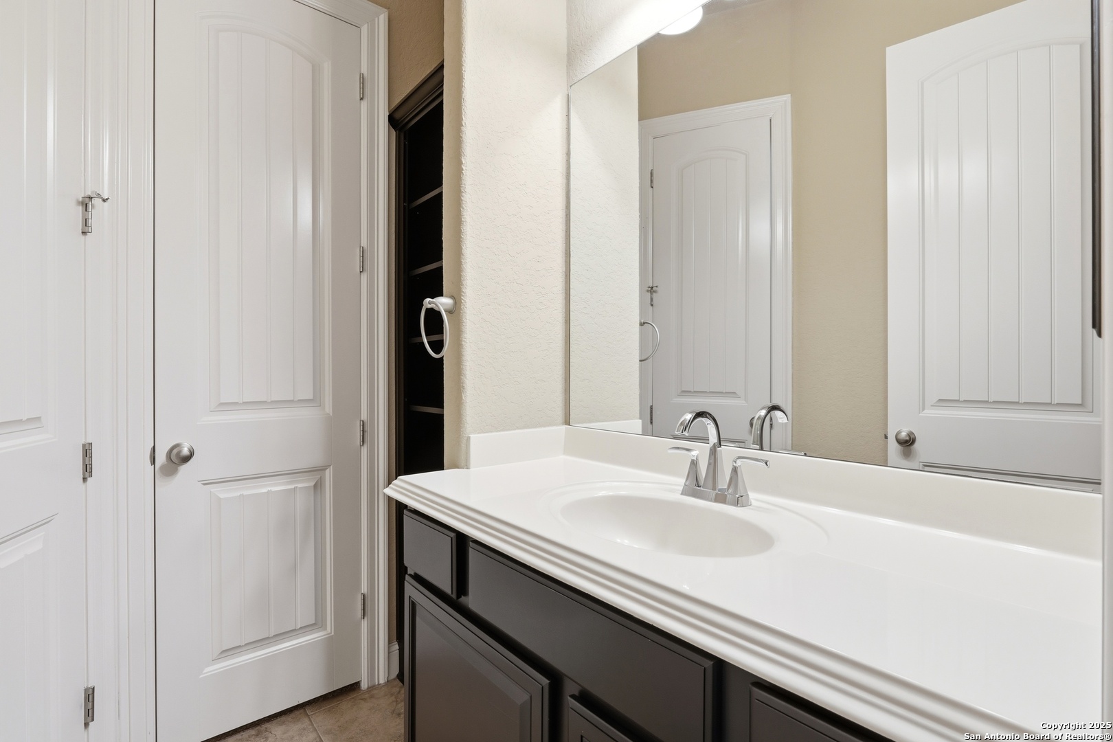 property viewer photo 22