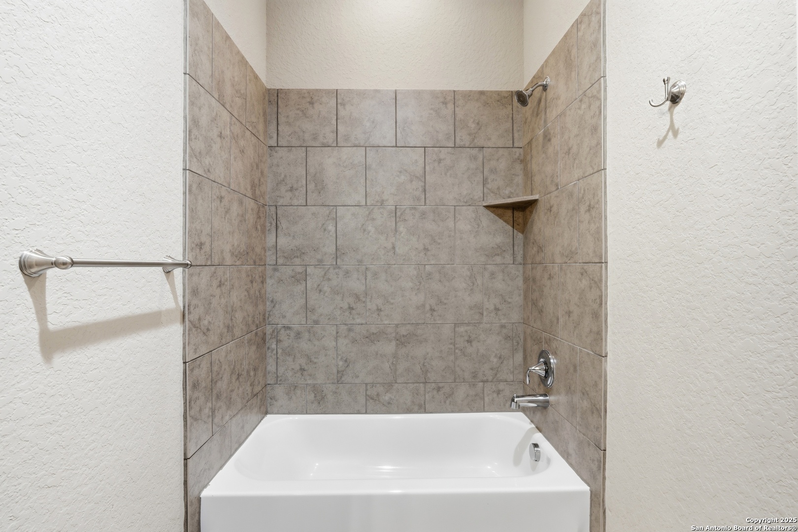 property viewer photo 23