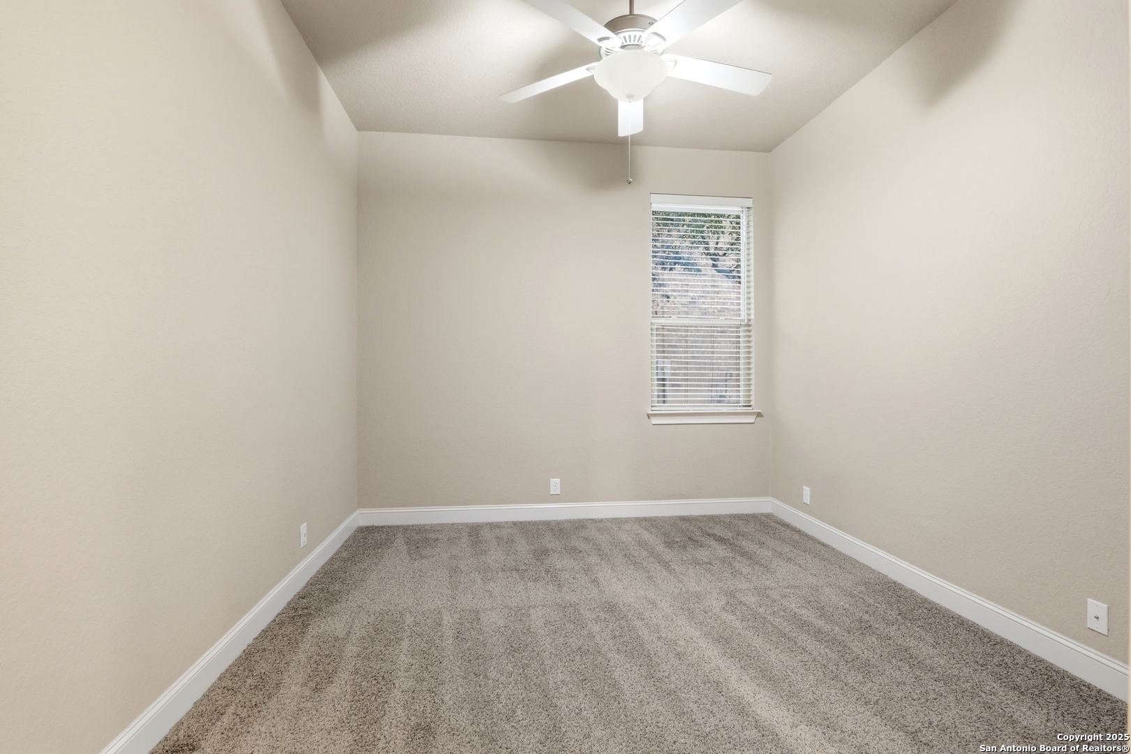 property viewer photo 24