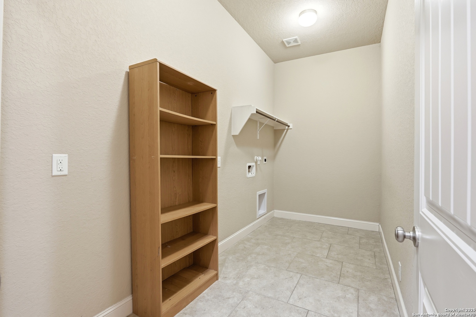 property viewer photo 25