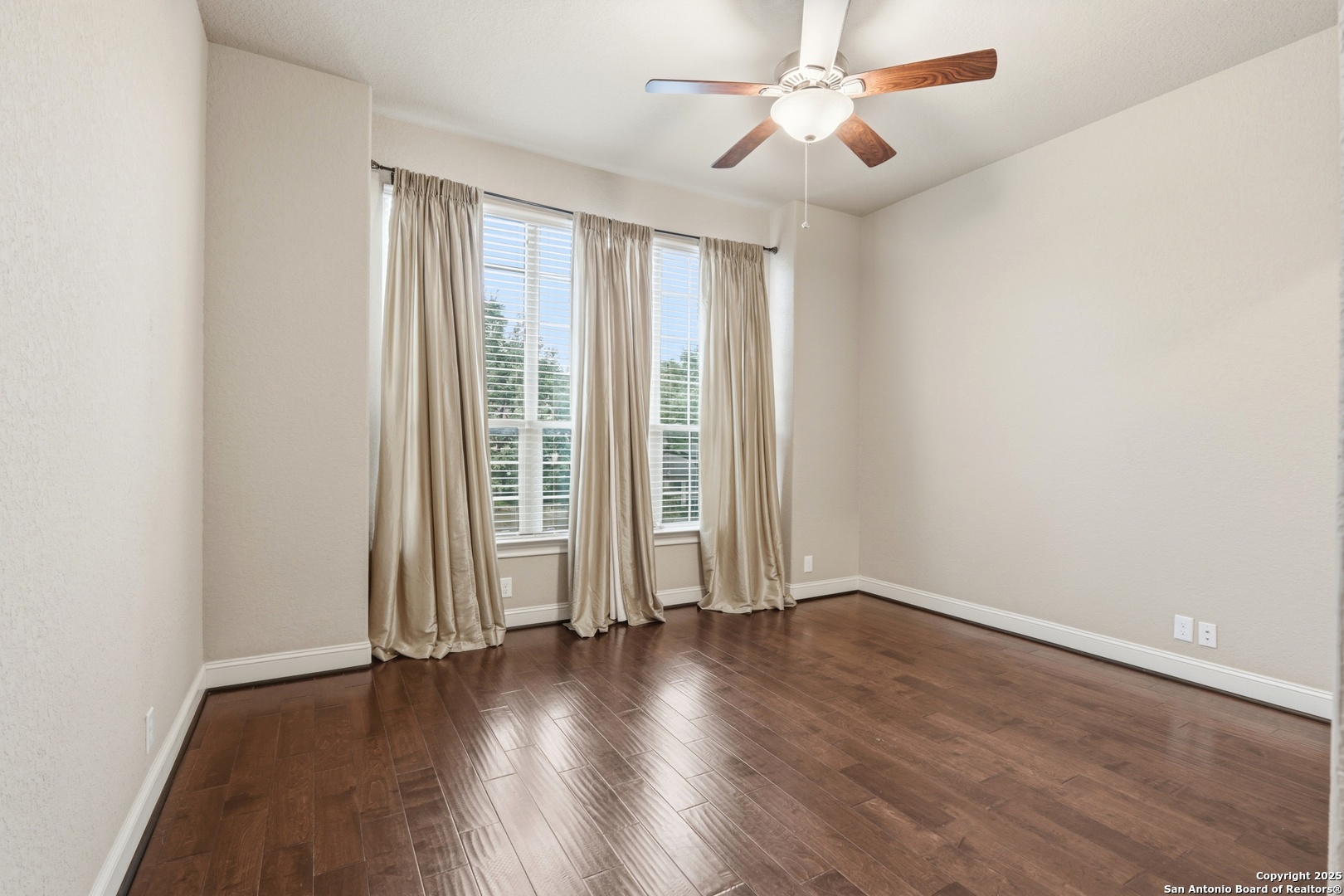 property viewer photo 6