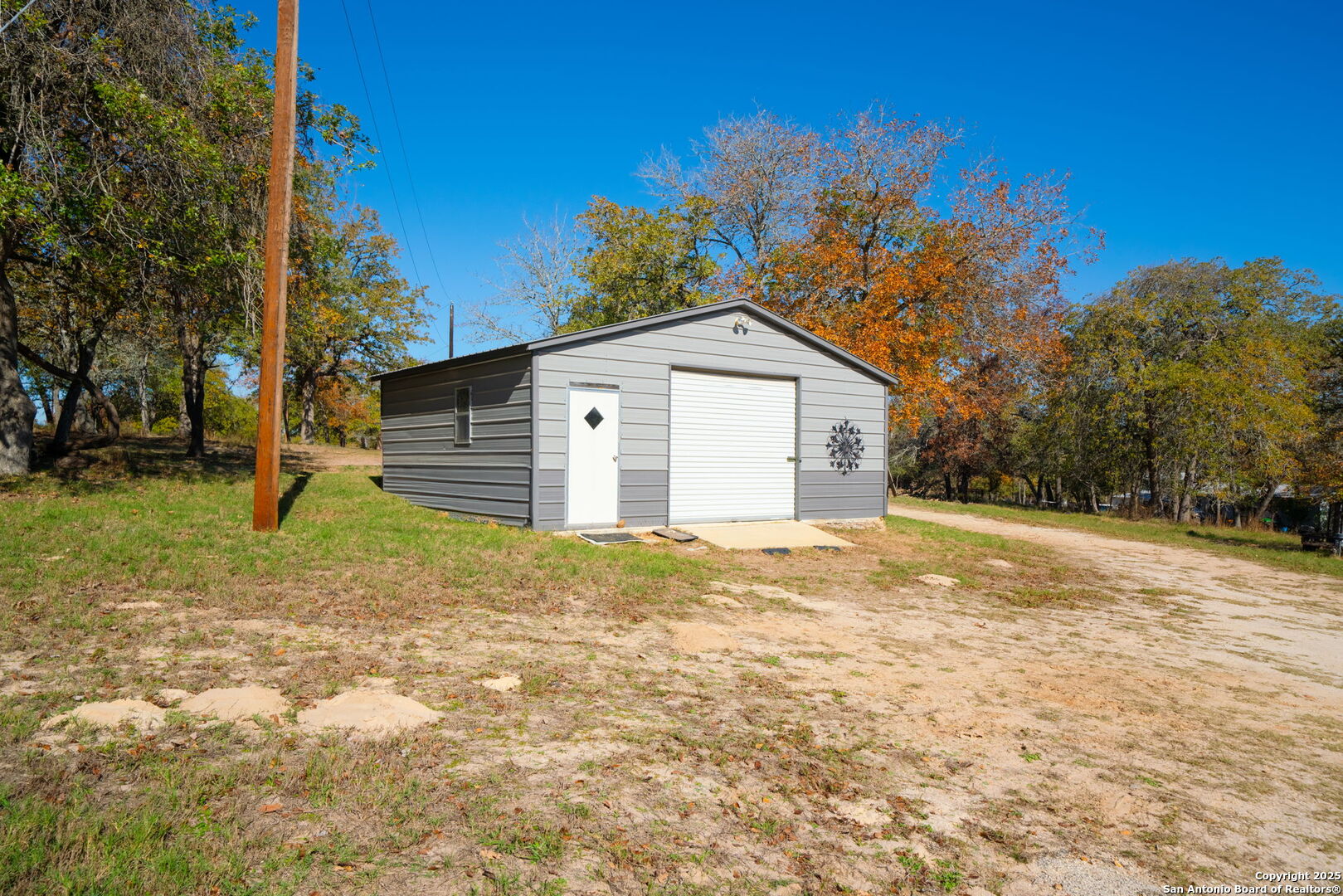 main property photo 25