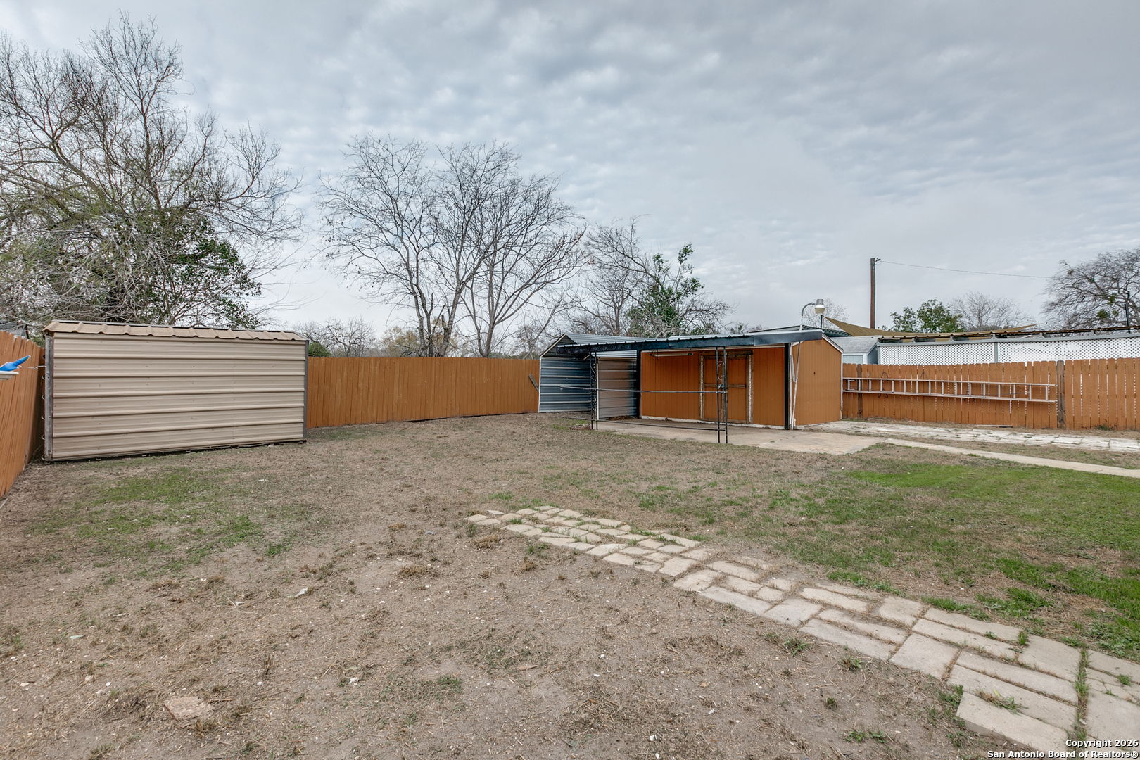 main property photo 20