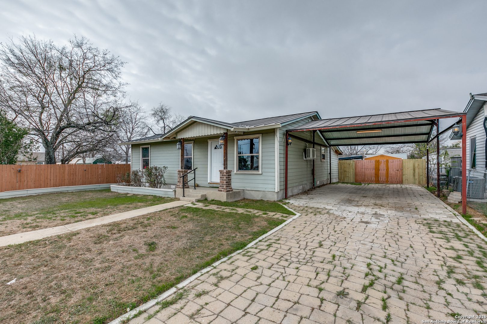 main property photo 3