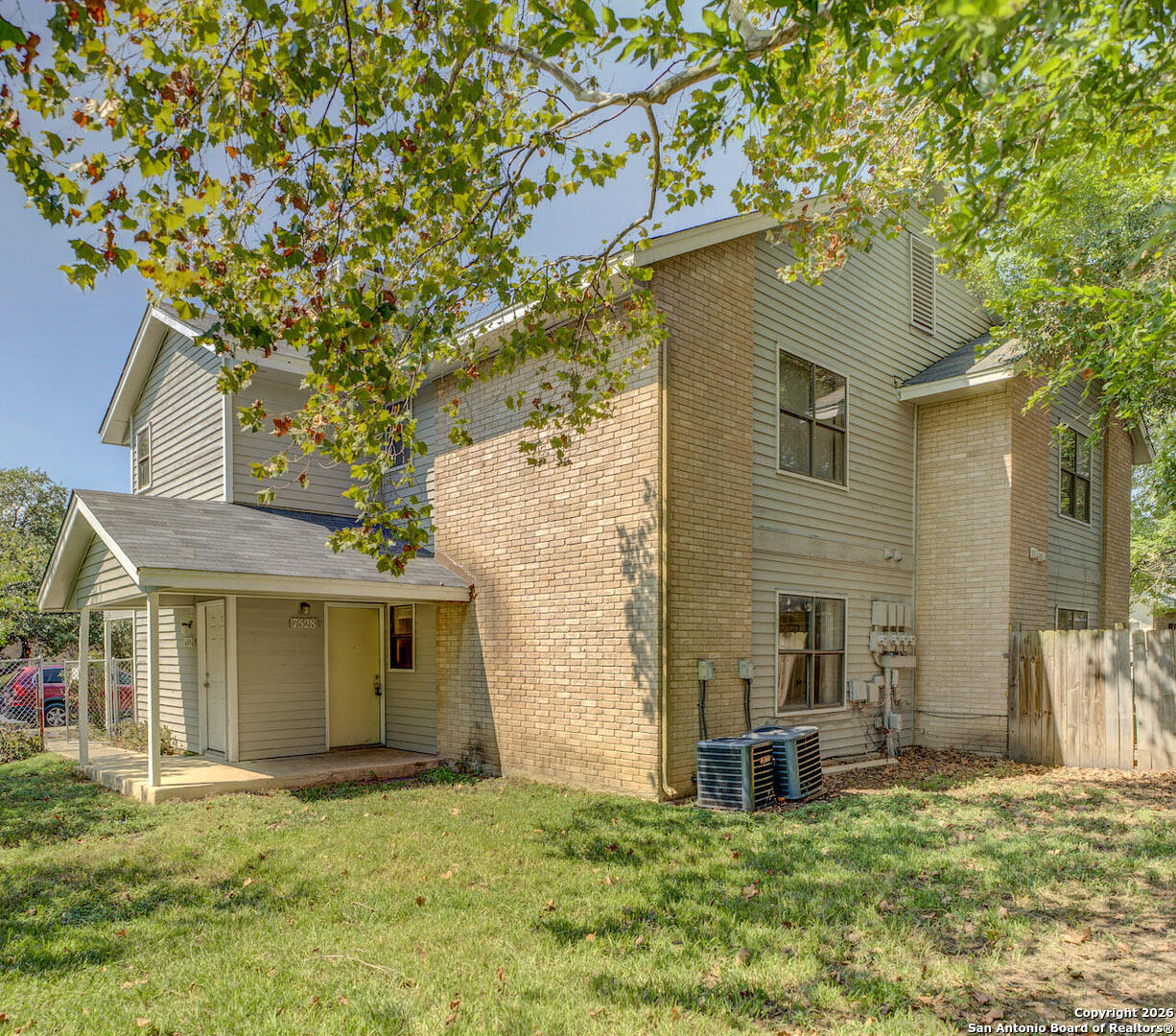 main property photo 13