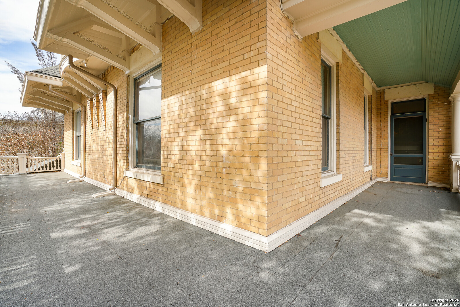 main property photo 34