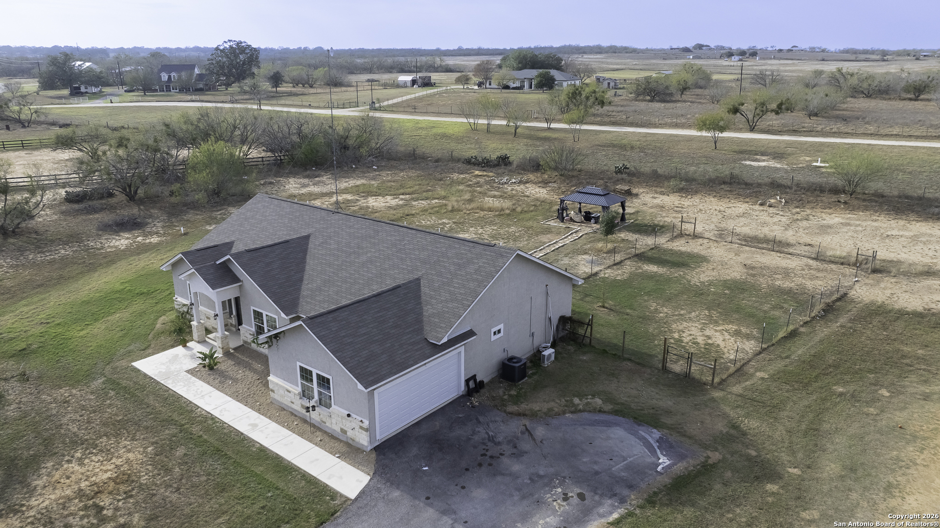 main property photo 40