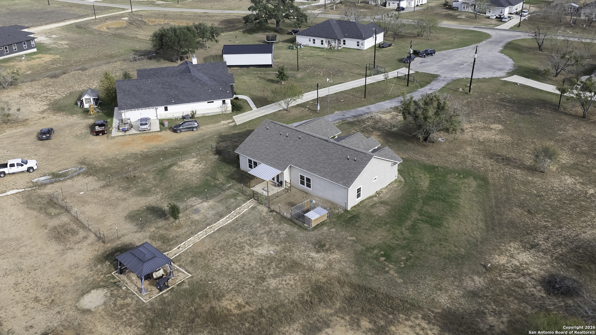 main property photo 41