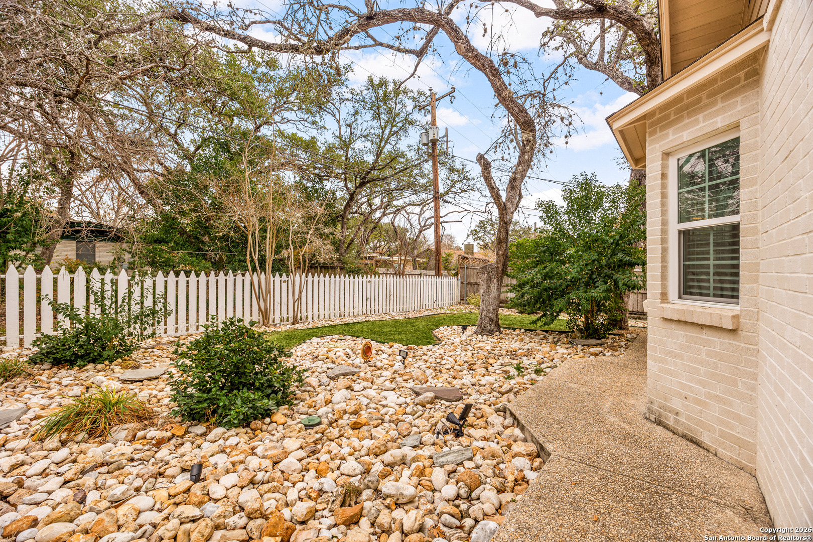 main property photo 41