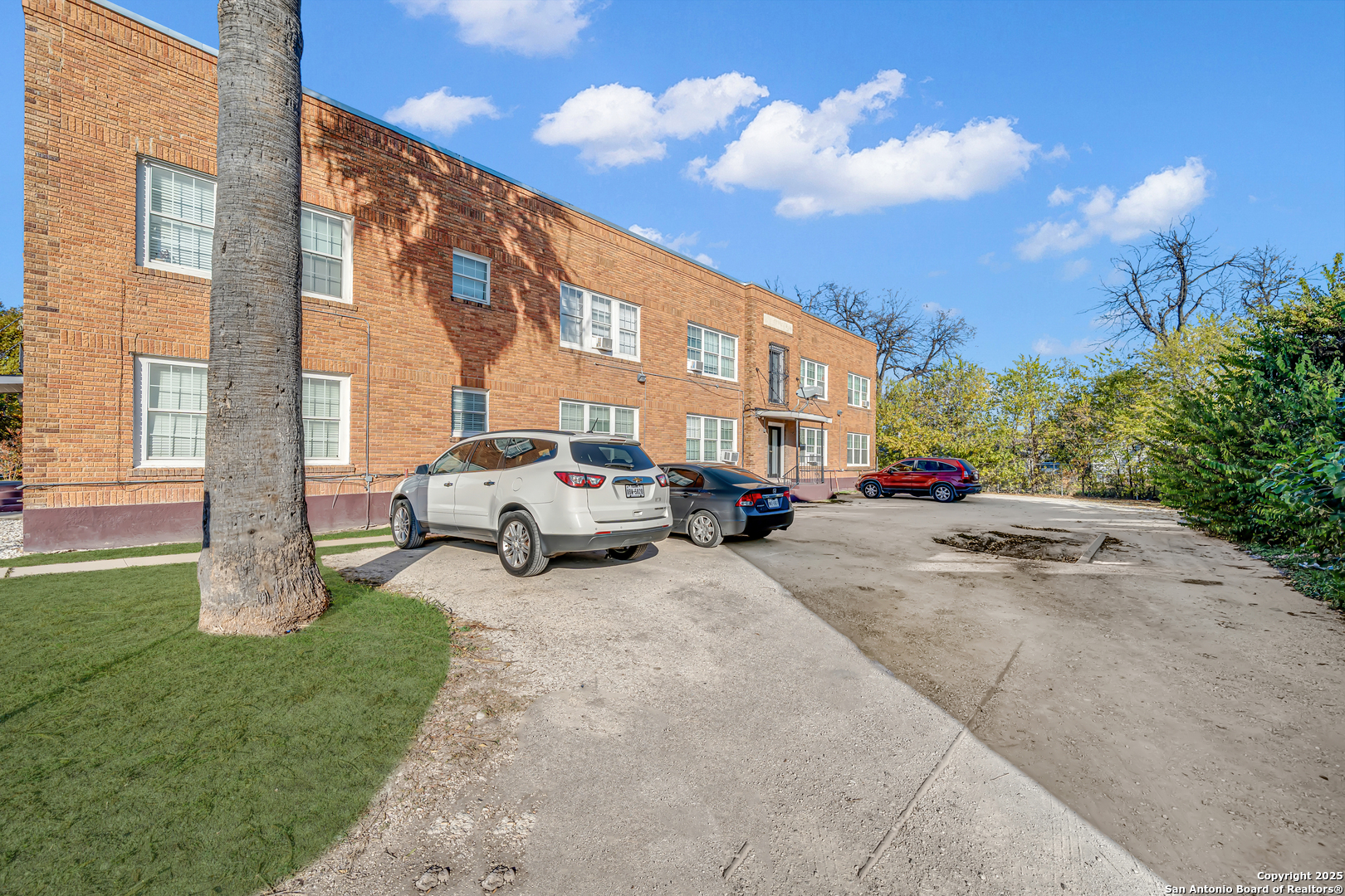 main property photo 5