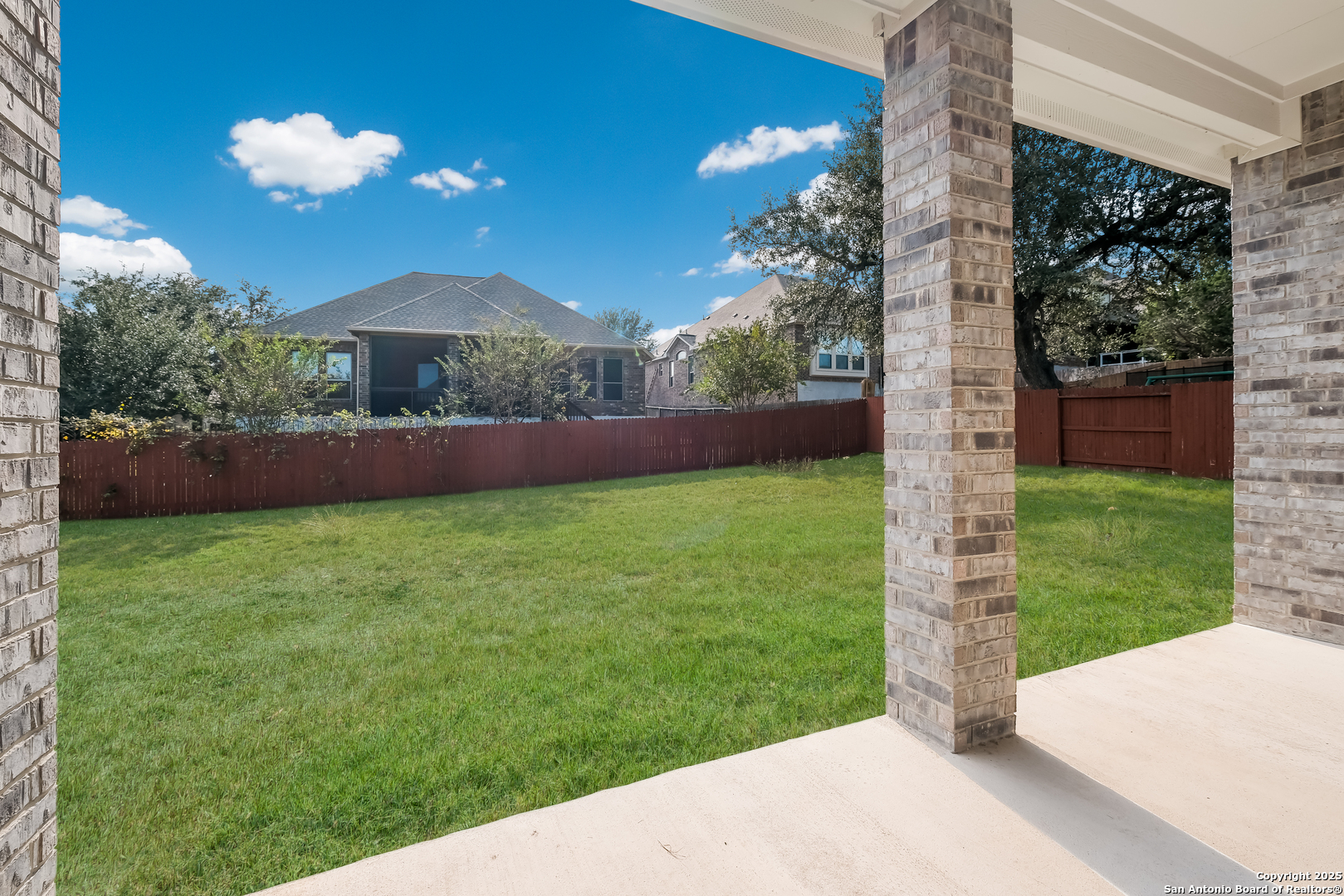 main property photo 25