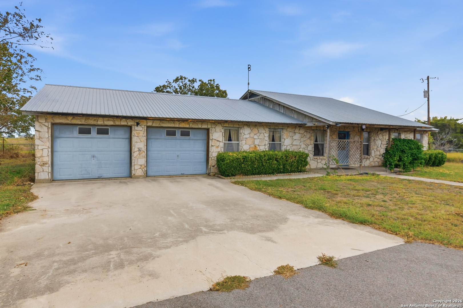main property photo 33