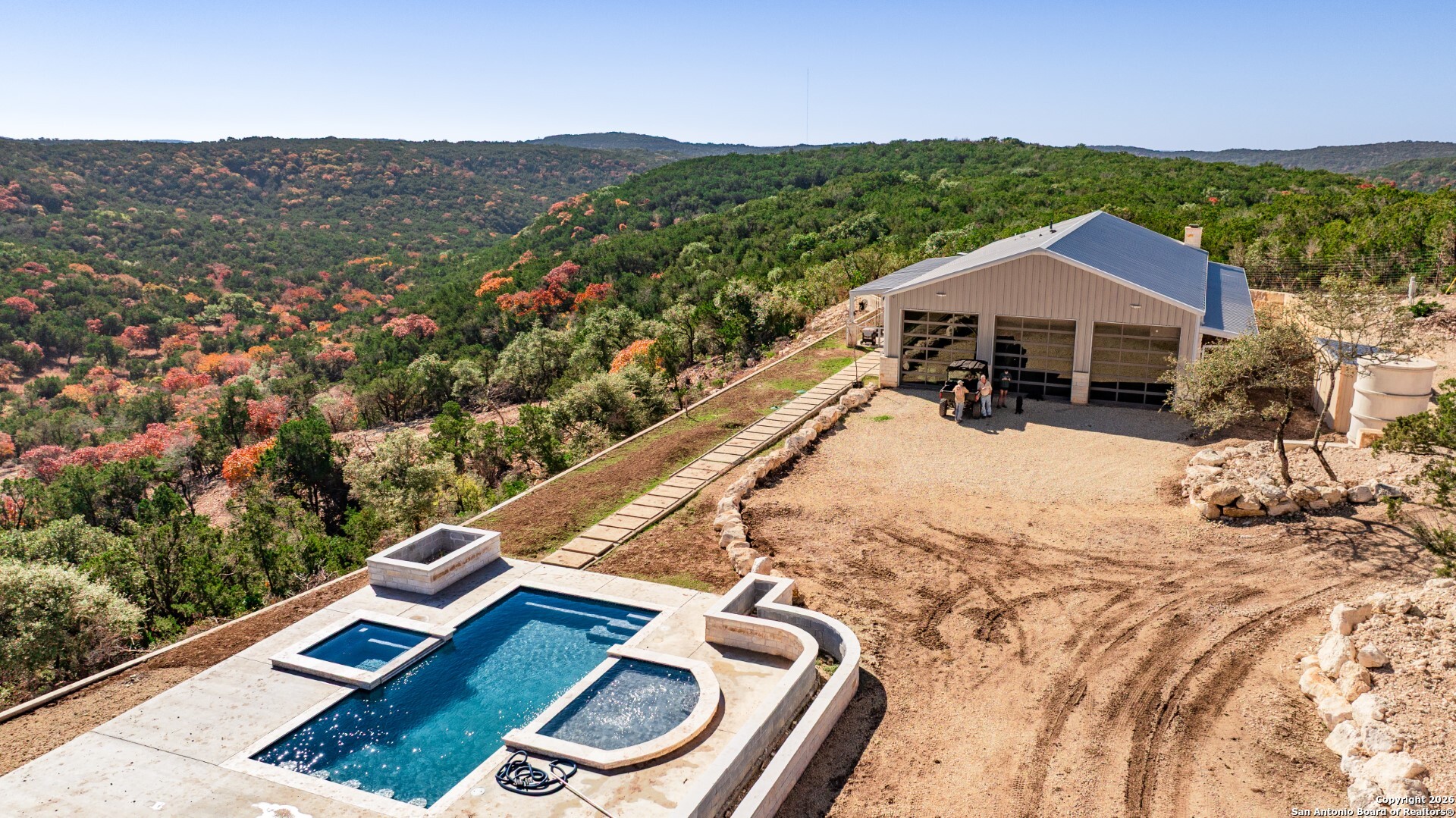 main property photo 11
