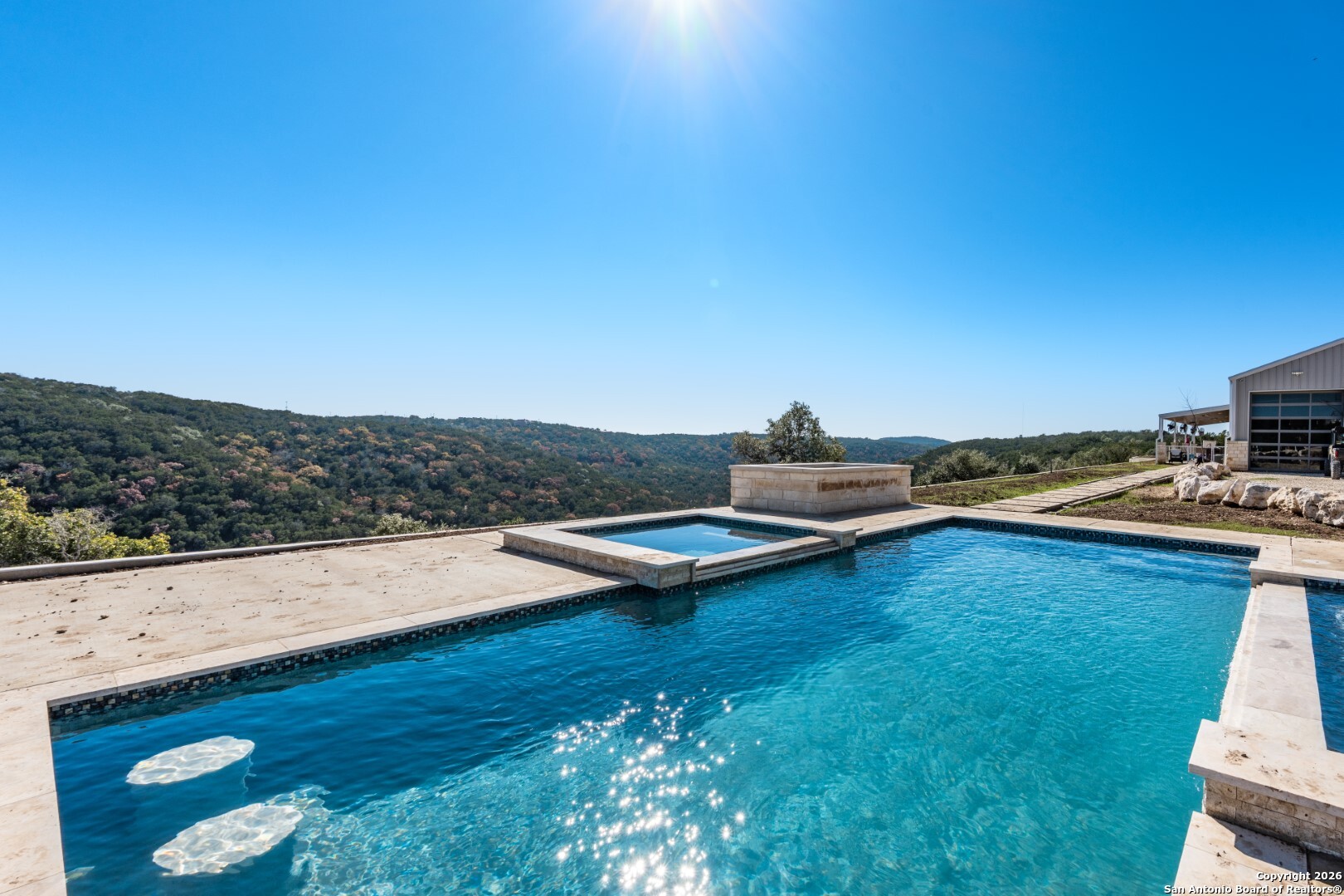main property photo 14