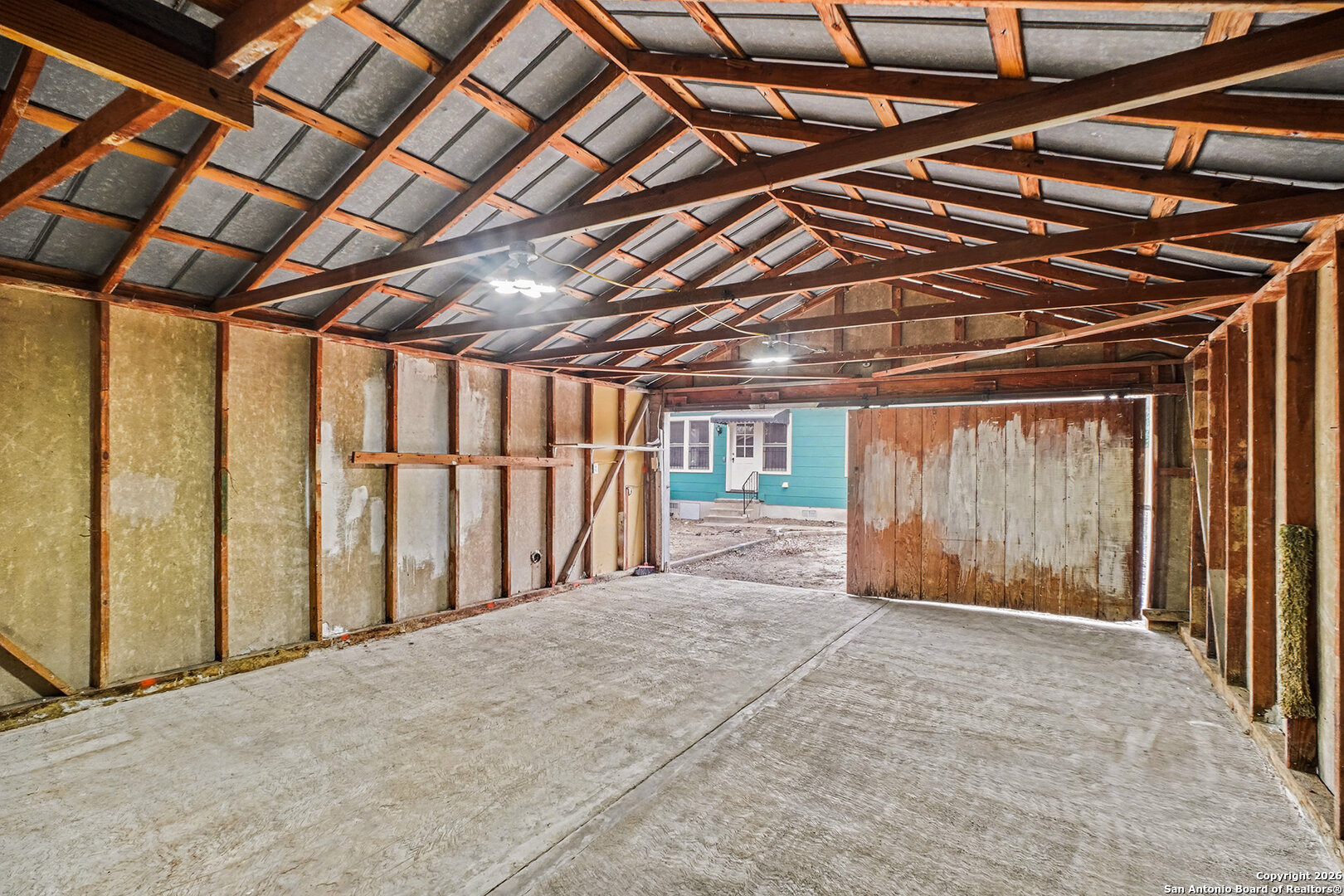 main property photo 23