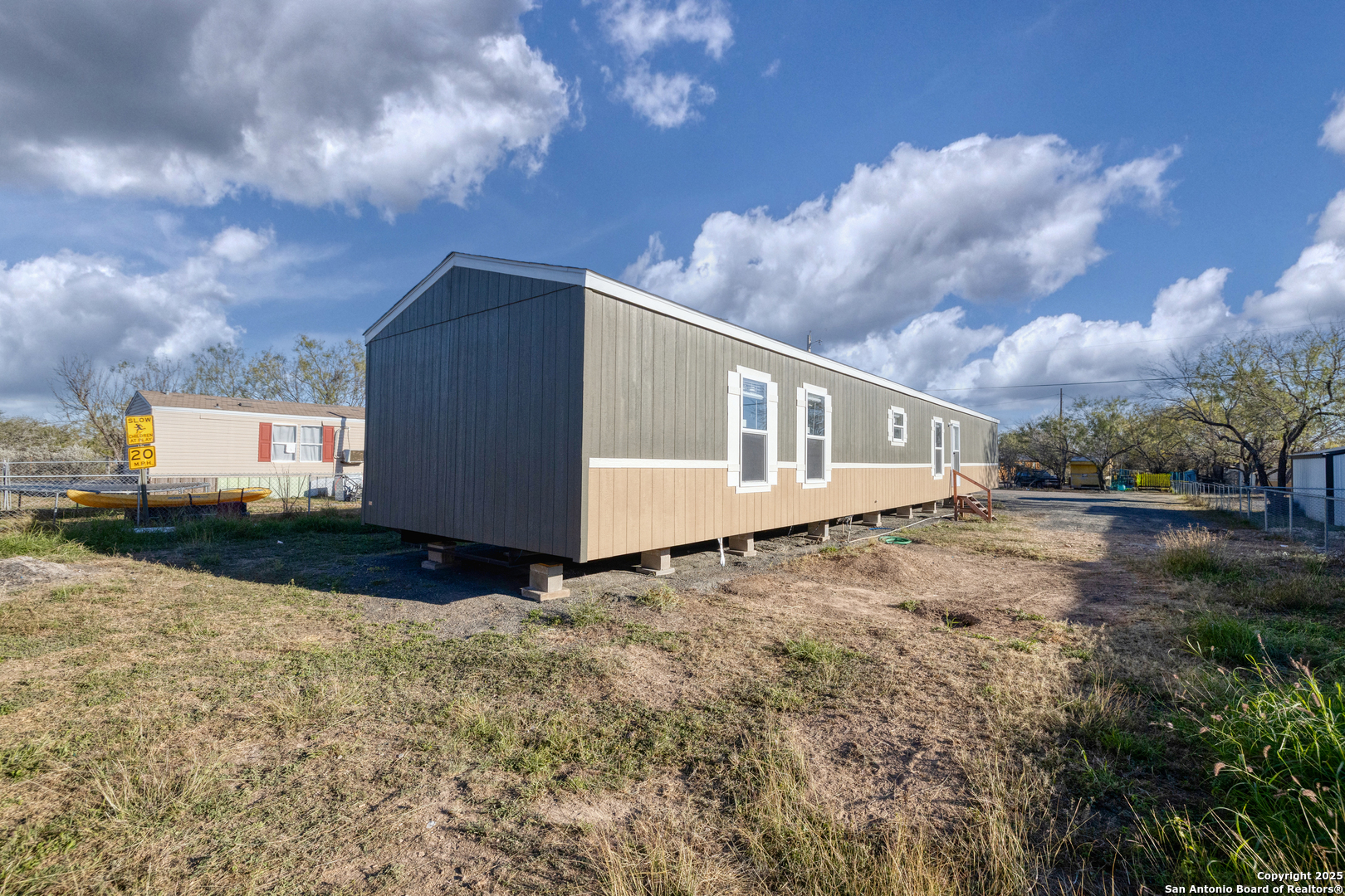 main property photo 3