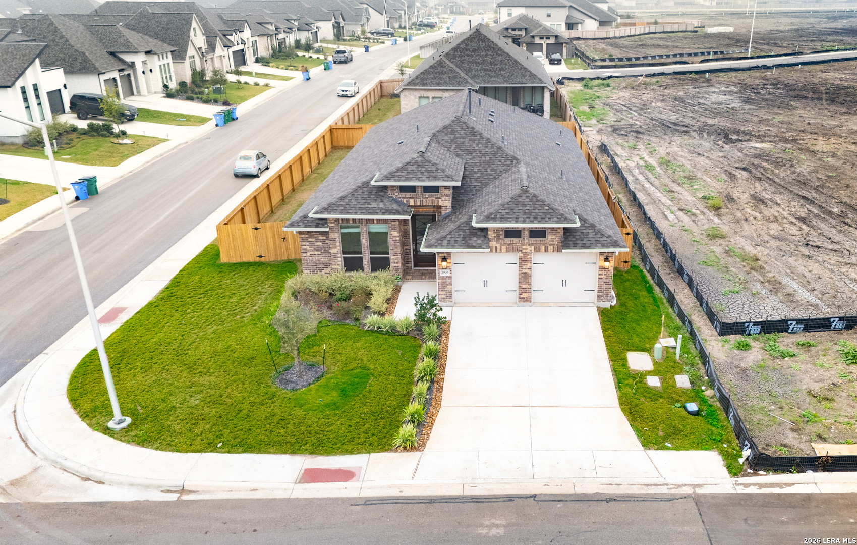 main property photo 32