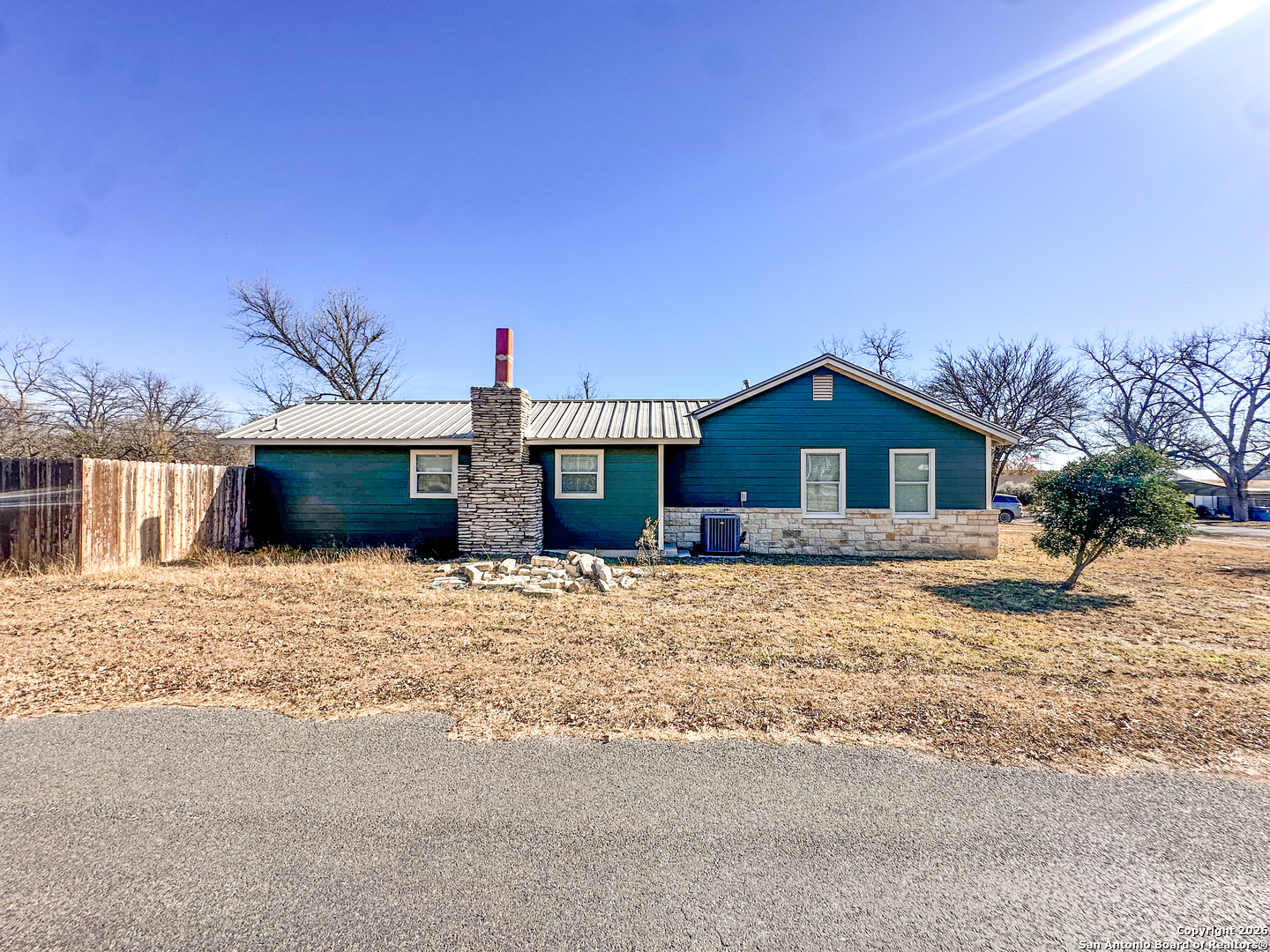 main property photo 17