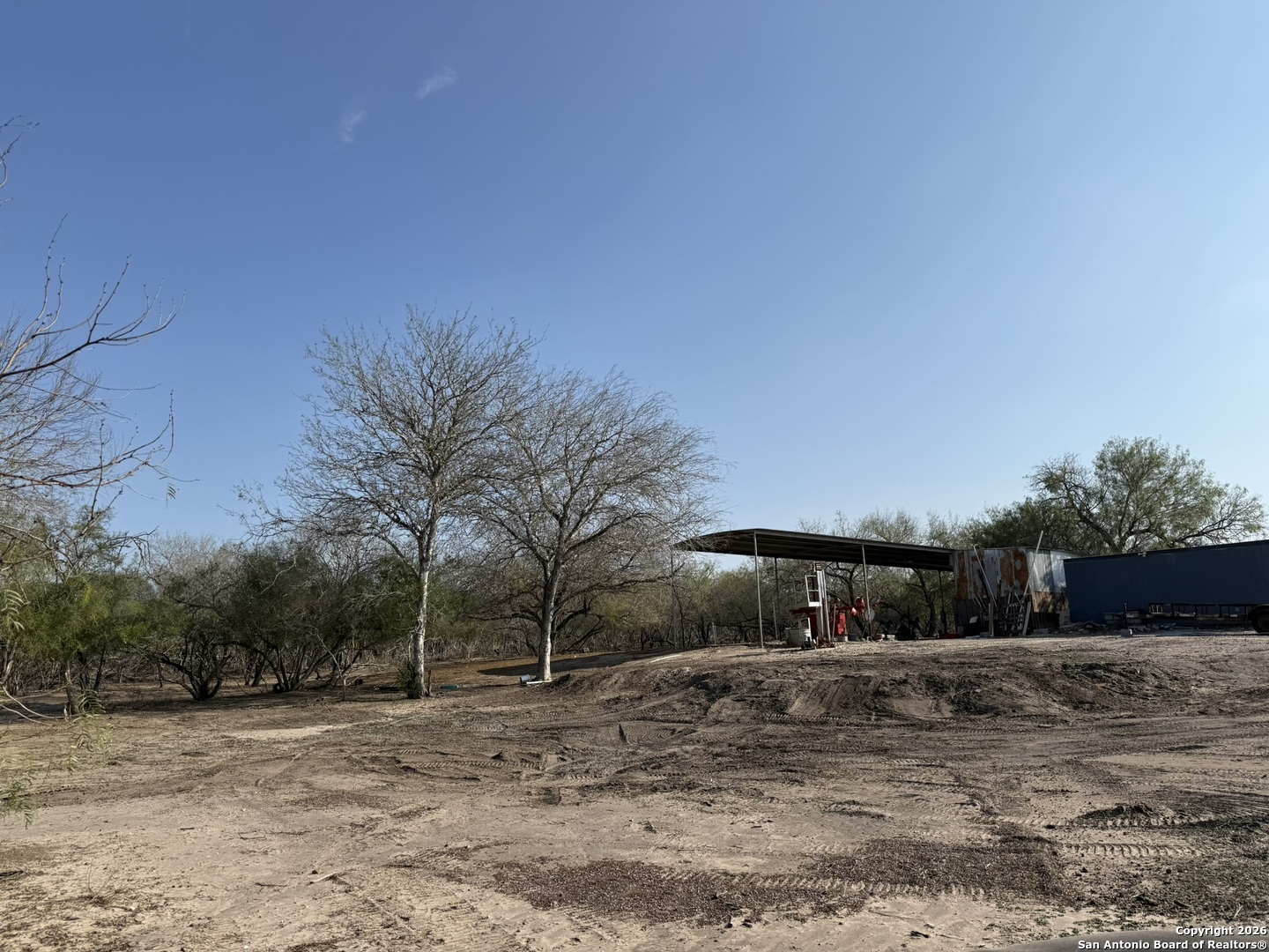main property photo 16