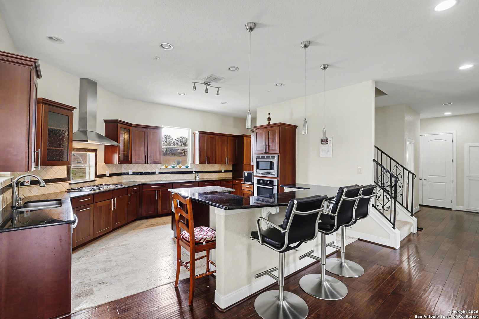 main property photo 17