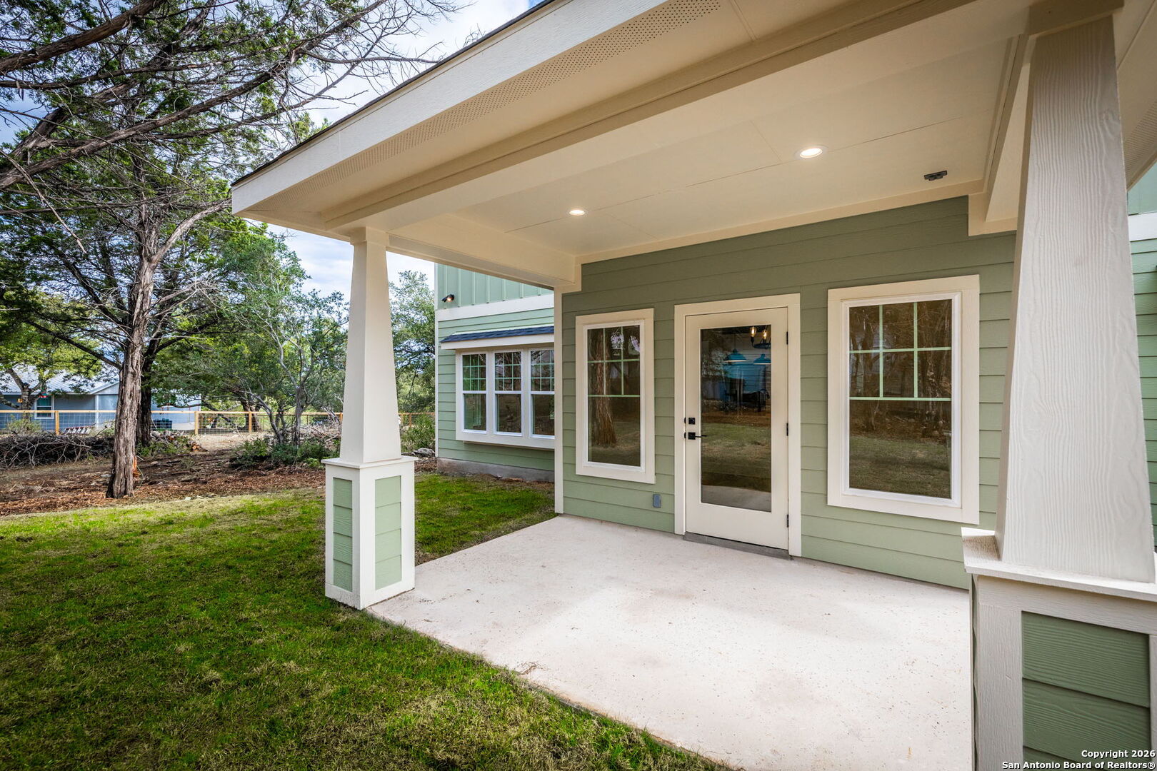 main property photo 4