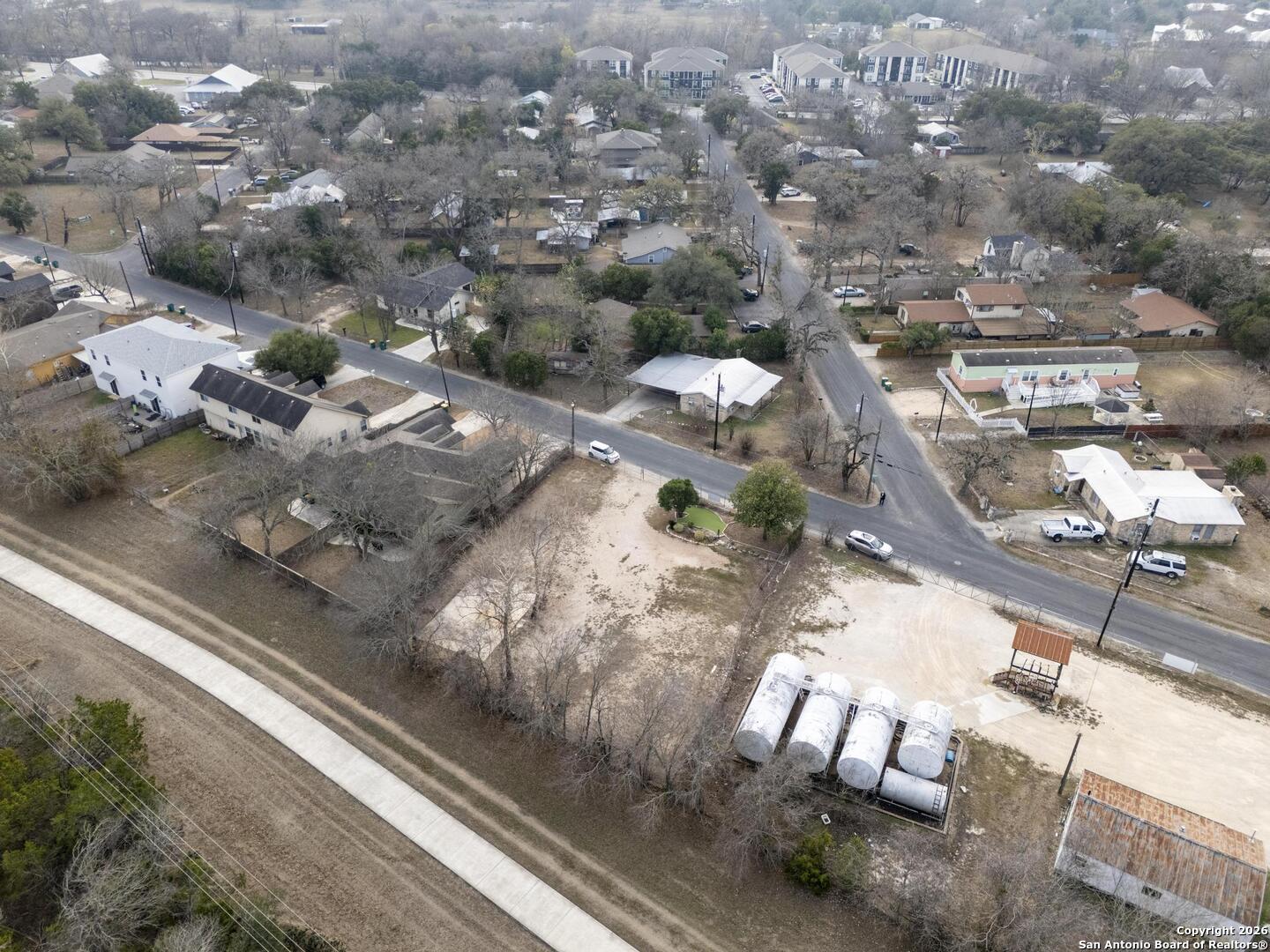 main property photo 8