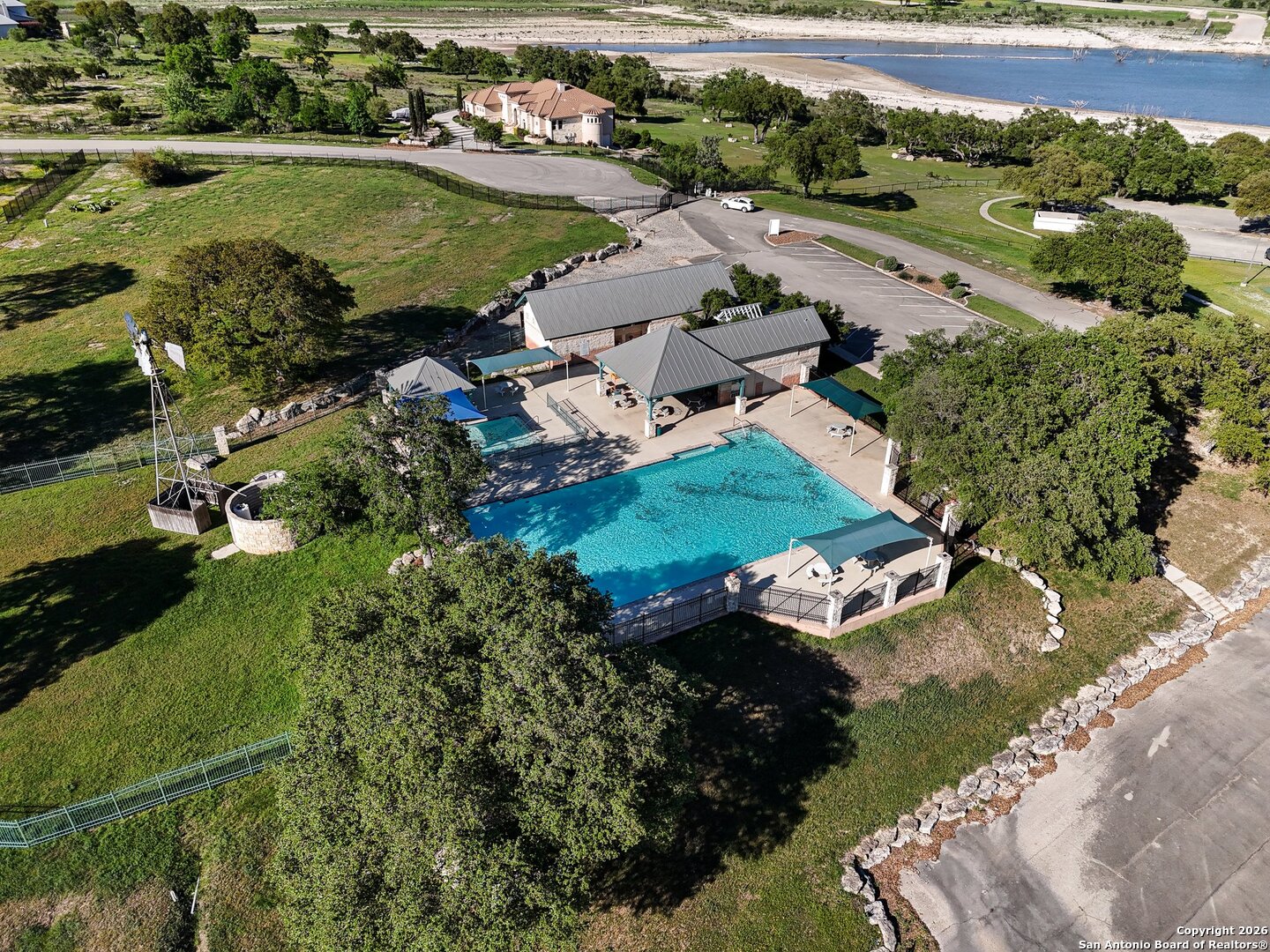 main property photo 14