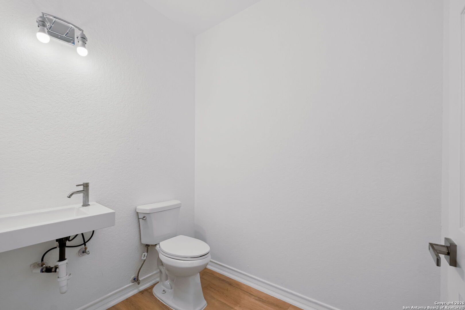 main property photo 20