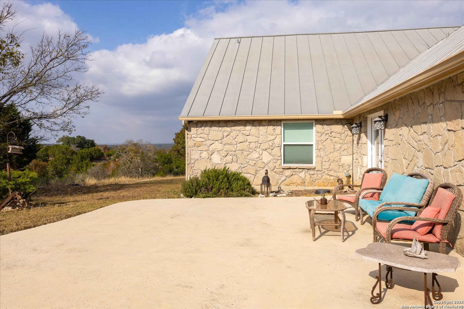 main property photo 35