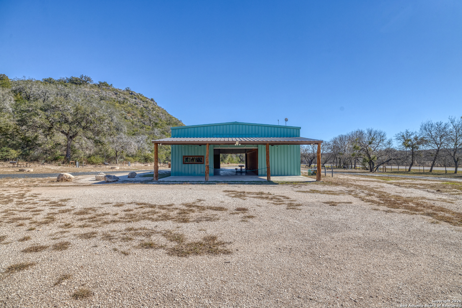 main property photo 6