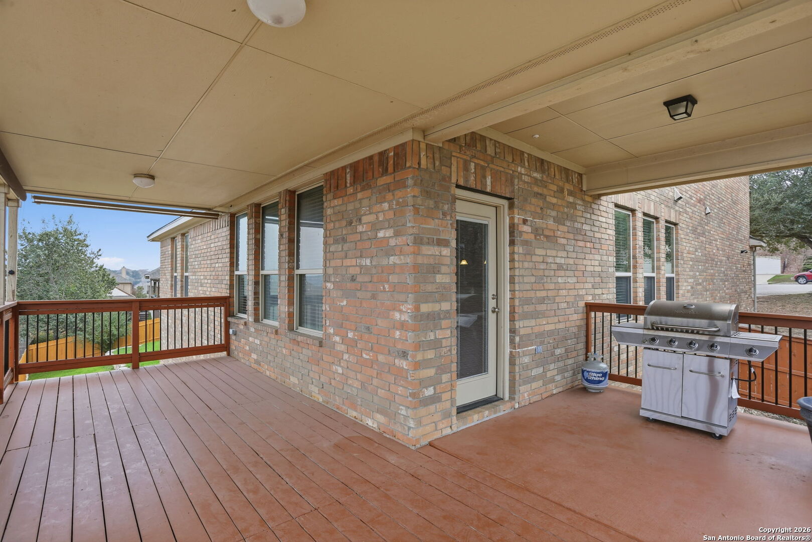 main property photo 32