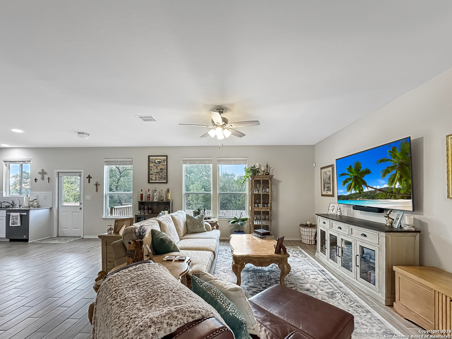 property viewer photo 12
