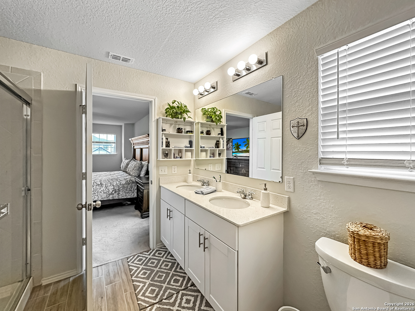 property viewer photo 17