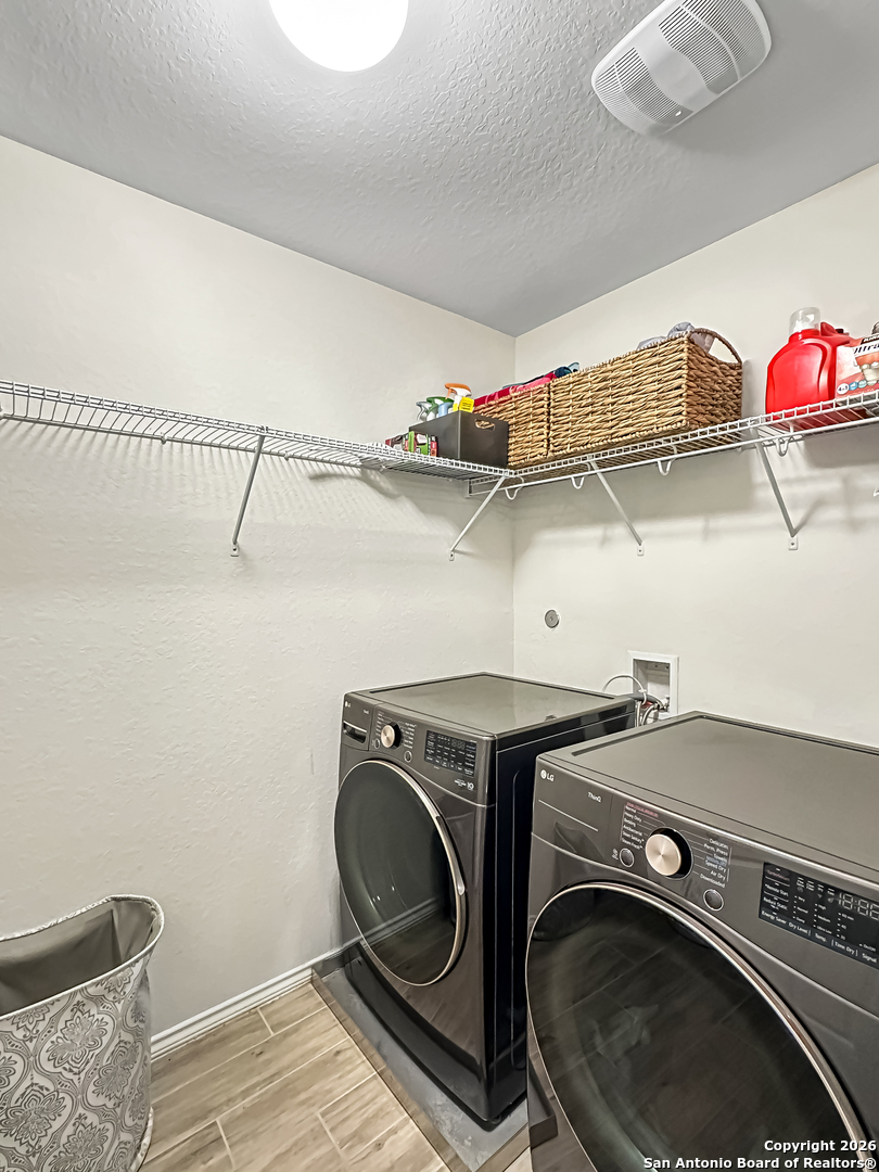 property viewer photo 25