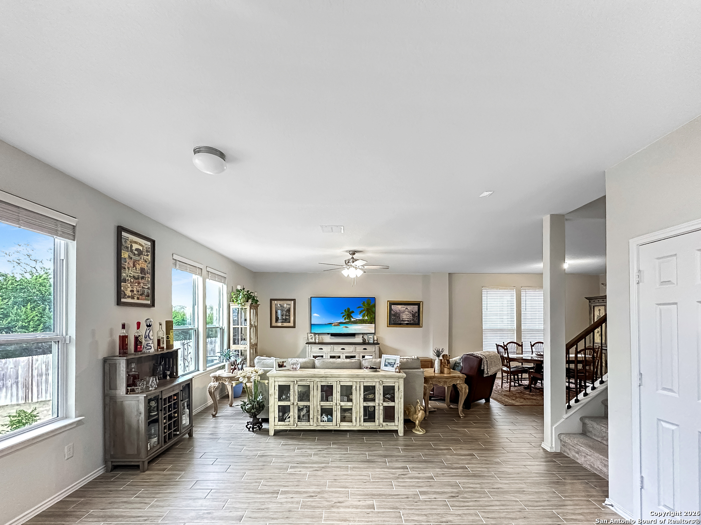 property viewer photo 3