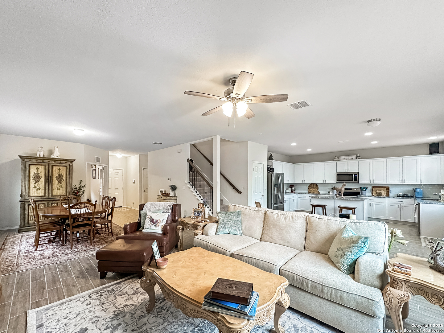 property viewer photo 7