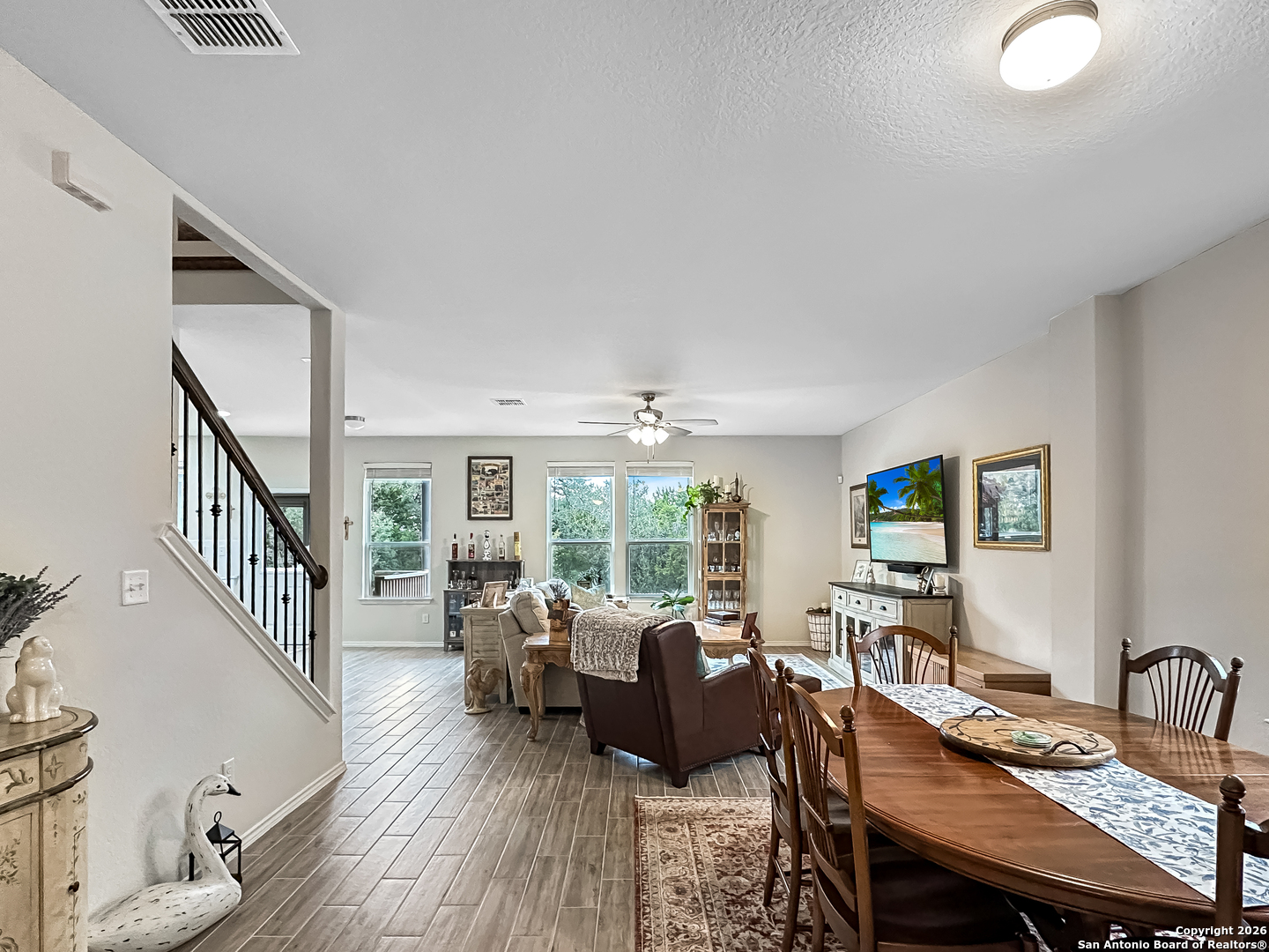 property viewer photo 9