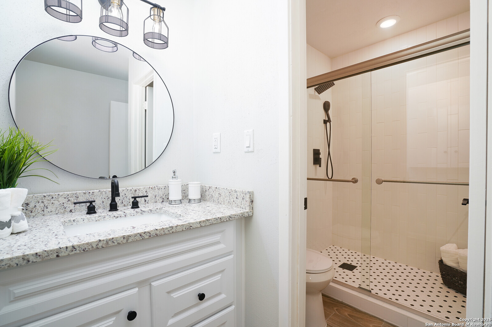 property viewer photo 12
