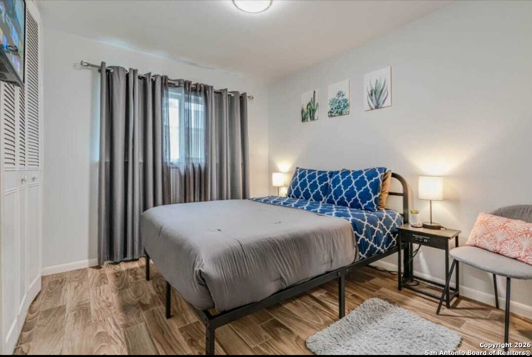 property viewer photo 16